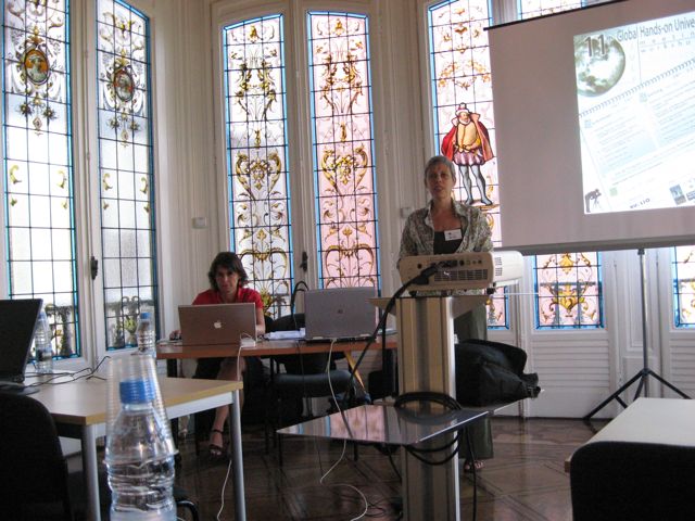 Pembukaan Lokakarya GHOU (global hands on universe) di Lisbon, Portugal oleh Rosa Doran. Kredit : langitselatan