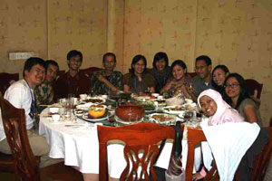 Peserta dari Indonesia dan Filipina. Kredit : Nggieng