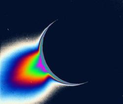 air-es Semburan partikel es dari kutub selatan Enceladus. Kredit Gambar: NASA/JPL/Space Science Institute