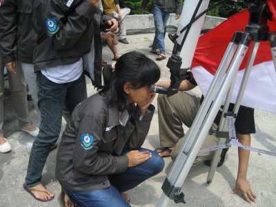 img_2951 Lagi ngamat.. asiknya. Kredit : KIR FOSCA
