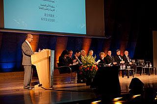 Koïchiro Matsuura, Director-General of UNESCO saat berpidato dalam Pembukaan tahun Astronomi Internasional 2009. Kredit : IAU/José Francisco Salgado