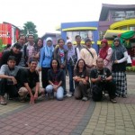 Foto bersama seusai acara. Kredit : nggieng