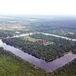 Angkor Wat tampak atas. Foto : Charles J Sharp/wikimedia