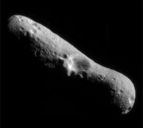 Citra Eros. Kredit : NASA