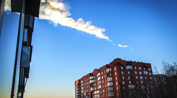 lintasan meteor di atas Rusia. Kredit: AFP Photo / Oleg Kargopolov
